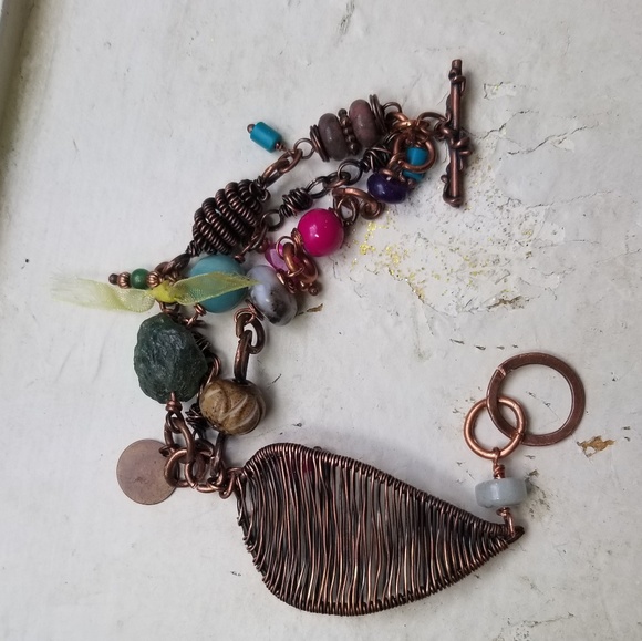 Handmade copper and beaded bracelet - Picture 2 of 7